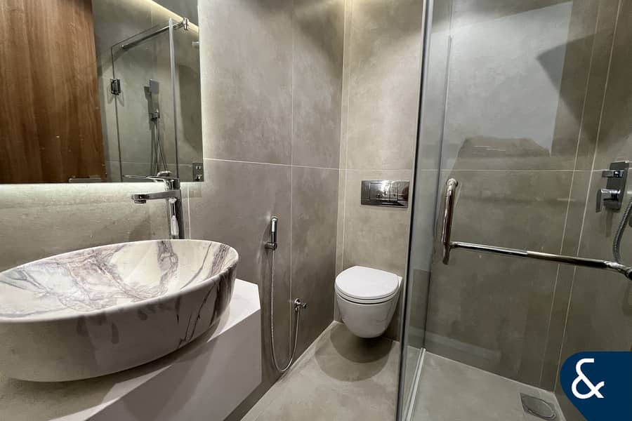 Sea View | Vacant | Fully Upgraded - Image 6