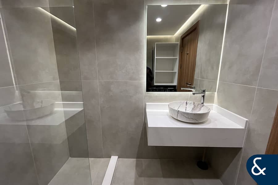 Sea View | Vacant | Fully Upgraded - Image 10