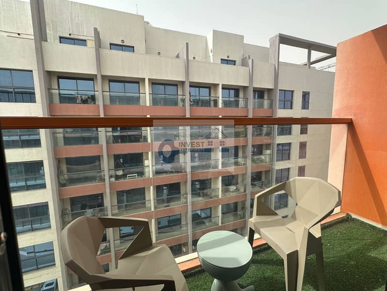 12 Balcony -  (3). JPG