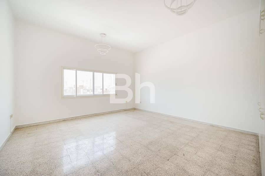 Move in Ready |Spacious 5 Bedroom |Well Maintained - Image 6