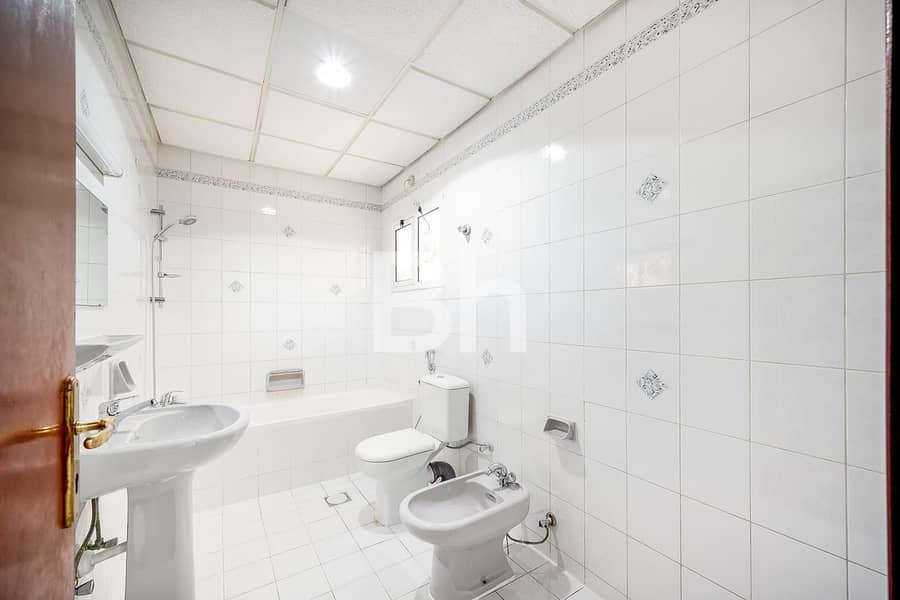 Move in Ready |Spacious 5 Bedroom |Well Maintained - Image 16