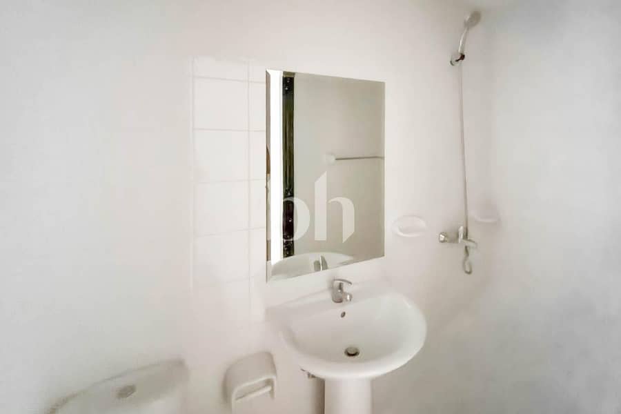 Move In Ready | Unfurnished | With Maids Room | - Image 9