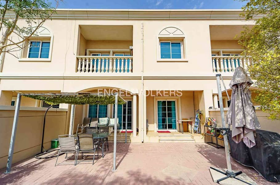 Rare | Next To Park | Open Plan | Vacant In Feb