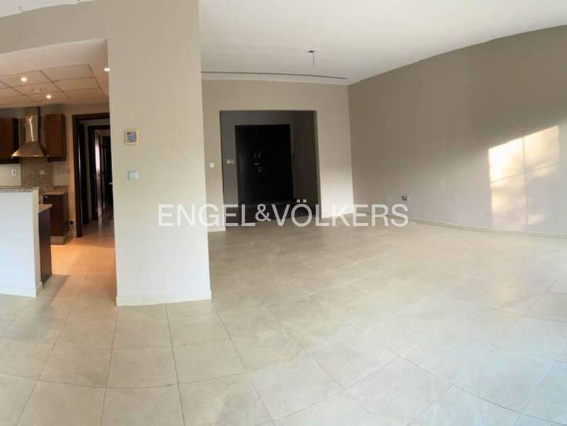 Rare | Next To Park | Open Plan | Vacant In Feb