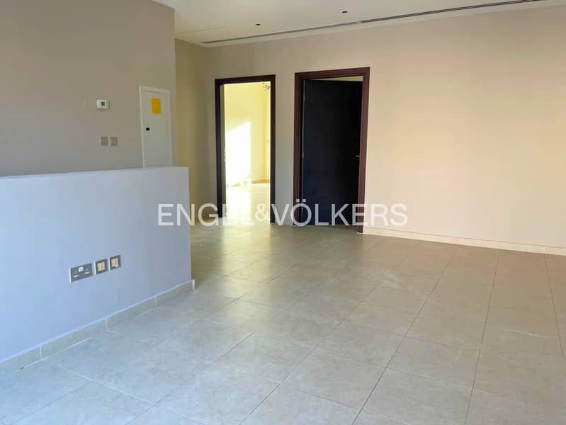 Rare | Next To Park | Open Plan | Vacant In Feb - Image 7