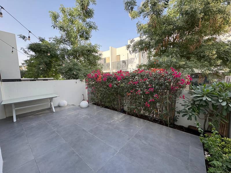 Close to Pool and Gym | Landscaped Garden - Image 8