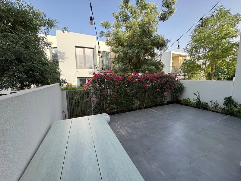 Close to Pool and Gym | Landscaped Garden - Image 9