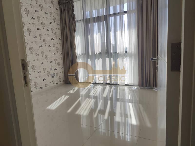 Modern Townhouse | Single Row | Prime Location