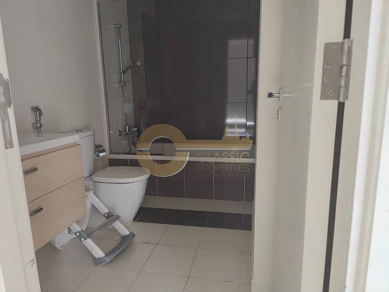 Modern Townhouse | Single Row | Prime Location - Image 11