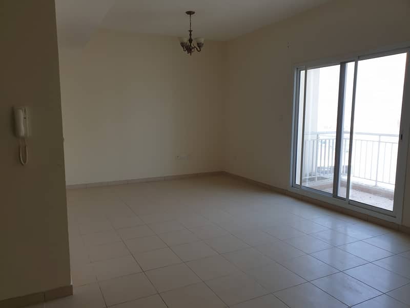 LARGE 1 BED BALCONY