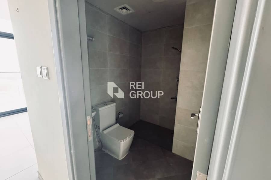 Luxury Apartment with Private Pool | Central Park - Image 9