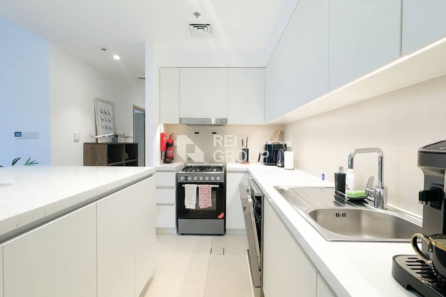 Upgraded I Corner Spacious Layout I Brand NEW