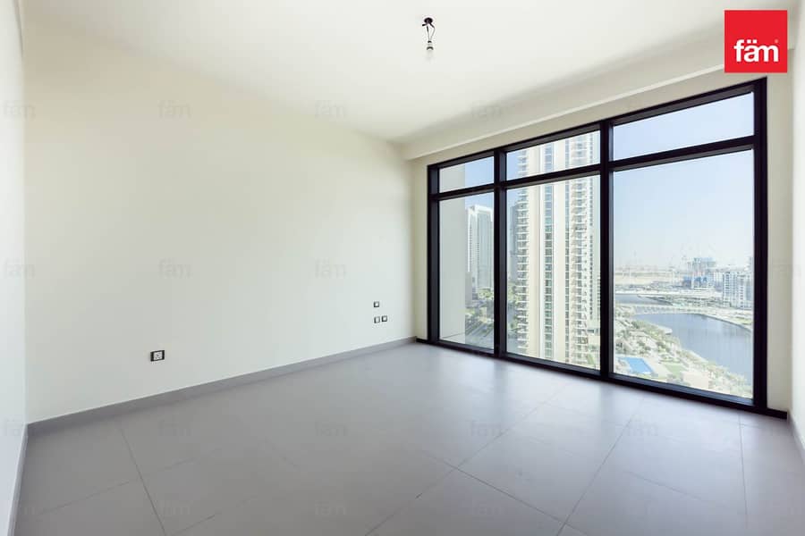 High Floor| Full Water View| Large Layout| Vacant - Image 19