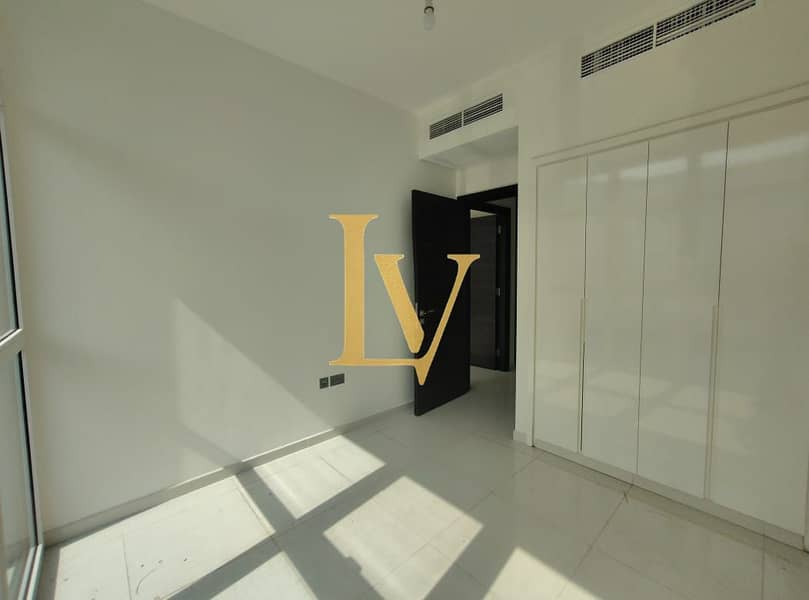 4 WhatsApp Image 2025-11-12 at 14.58. 05_71575a9b. jpg