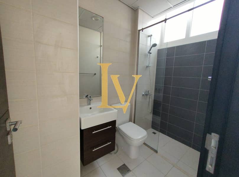 6 WhatsApp Image 2025-11-12 at 14.58. 03_acdab311. jpg