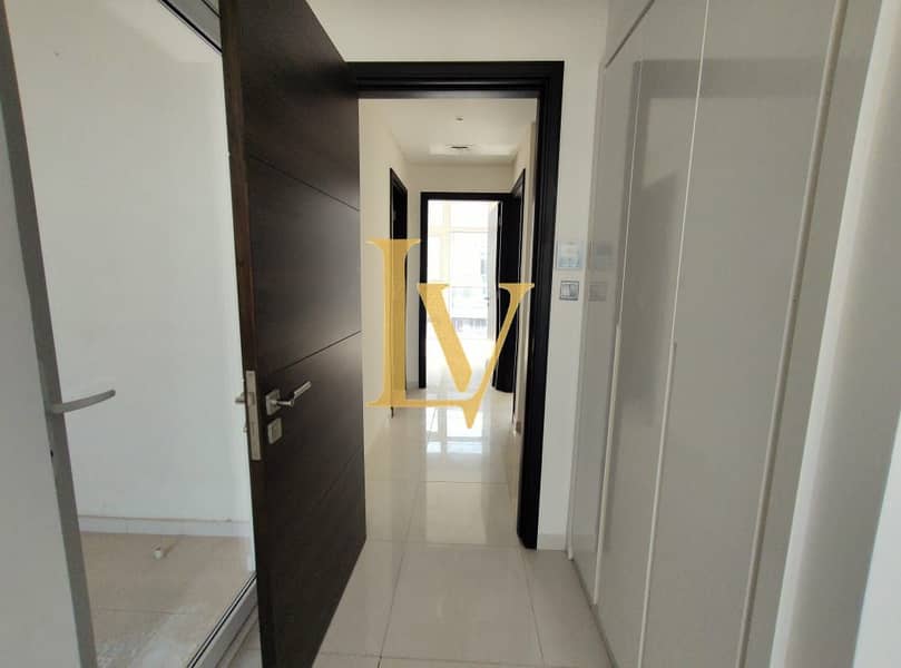 8 WhatsApp Image 2025-11-12 at 14.58. 02_b208f207. jpg