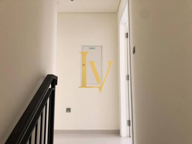 10 WhatsApp Image 2025-11-12 at 14.58. 10_d89b3fe4. jpg