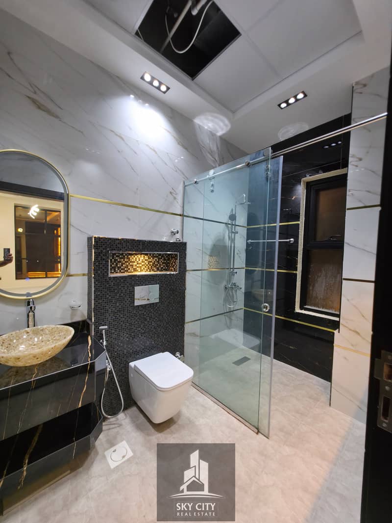 12 ٢٠٢٥١٠٠٦_١٨٢٢٥٤. jpg