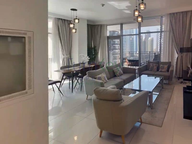 16 Living Room-2. jpg