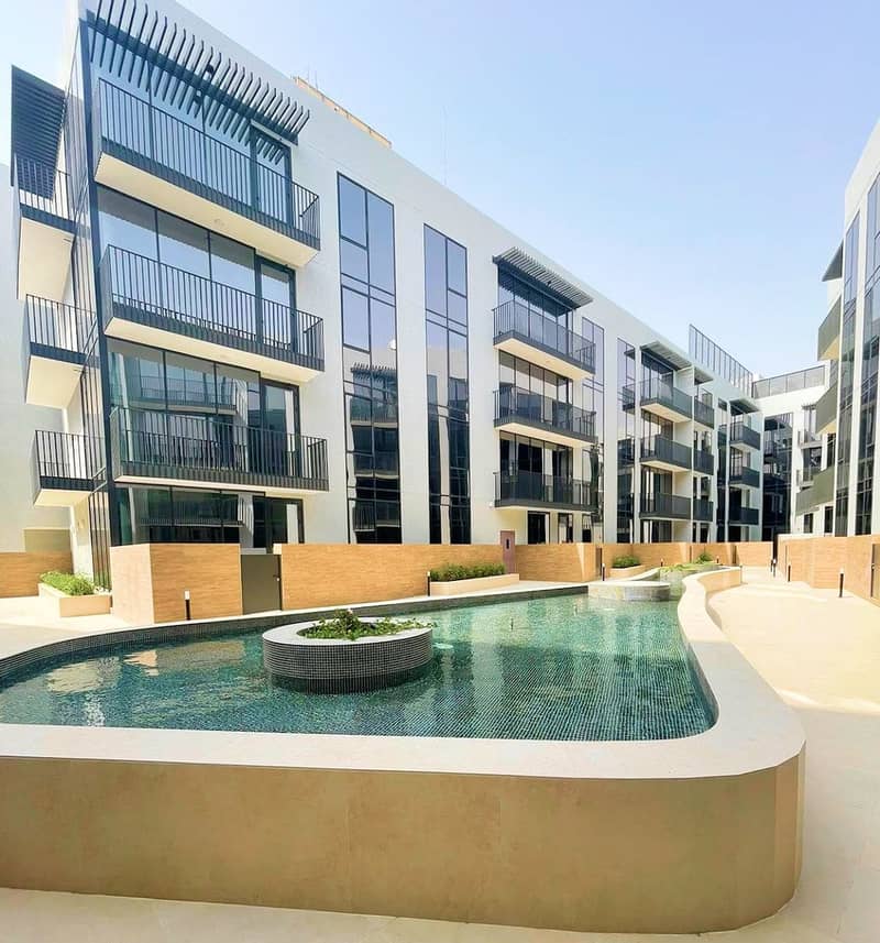 9 Q Gardens Central Walking Area. jpg
