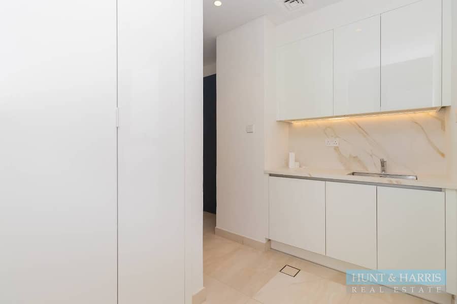 4 Bedroom Villa for Rent in Al Marjan Island - Luxury - Beachfront - Image 9