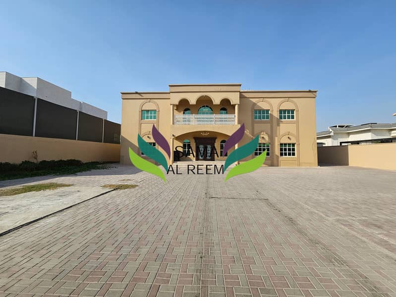 Independent 9 Bed Villa | Huge Garden | Renovated Kitchen | Very Spacious