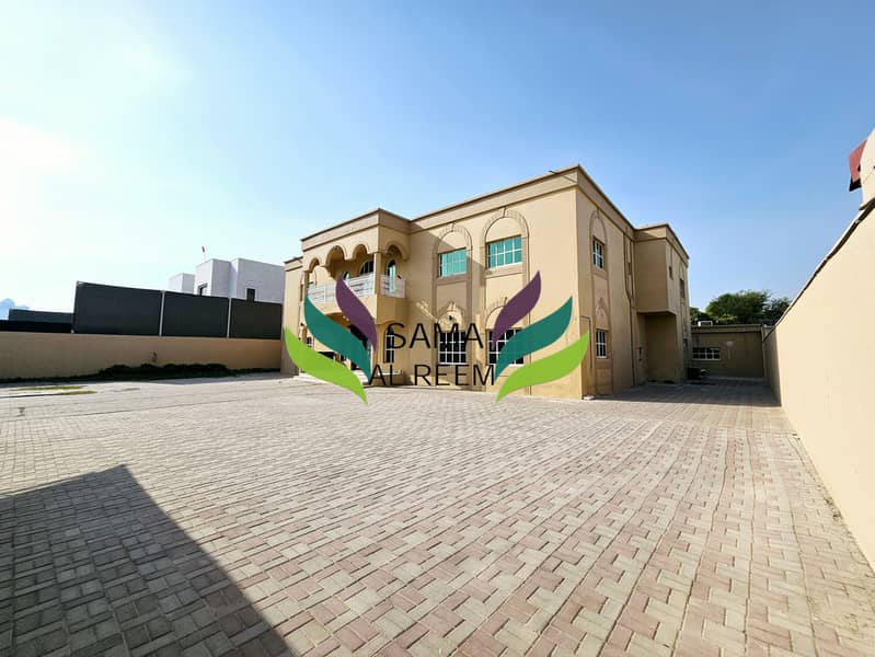 Independent 9 Bed Villa | Huge Garden | Renovated Kitchen | Very Spacious