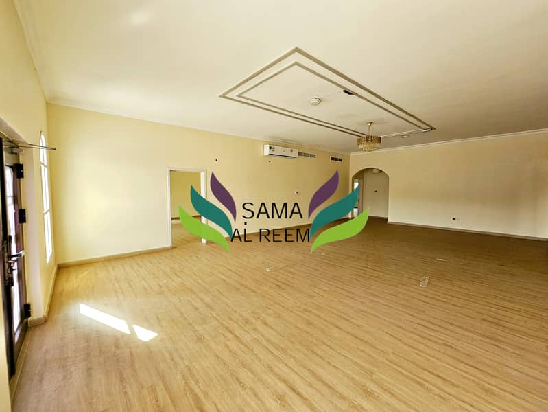 Independent 9 Bed Villa | Huge Garden | Renovated Kitchen | Very Spacious