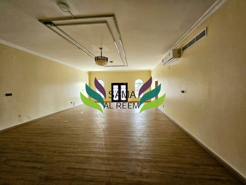 Independent 9 Bed Villa | Huge Garden | Renovated Kitchen | Very Spacious - Image 12