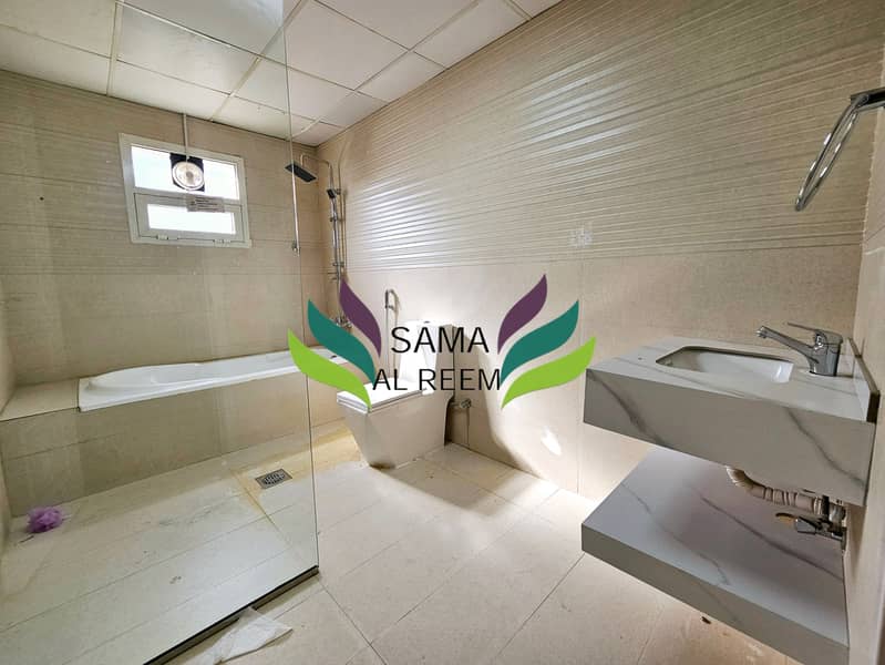 Independent 9 Bed Villa | Huge Garden | Renovated Kitchen | Very Spacious - Image 22