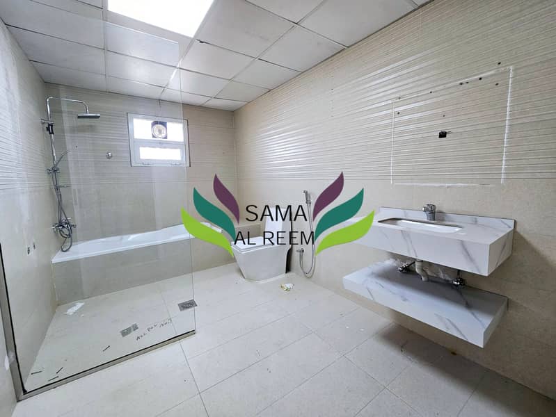 Independent 9 Bed Villa | Huge Garden | Renovated Kitchen | Very Spacious - Image 25