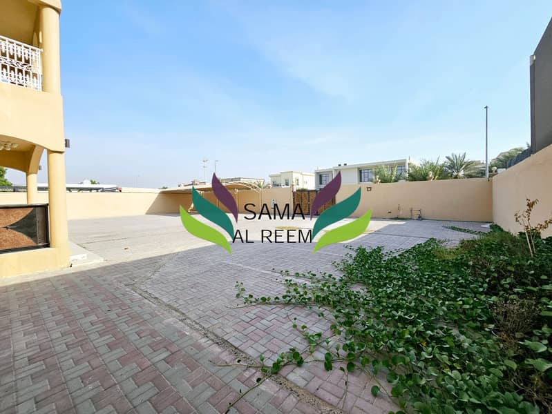 Independent 9 Bed Villa | Huge Garden | Renovated Kitchen | Very Spacious - Image 27