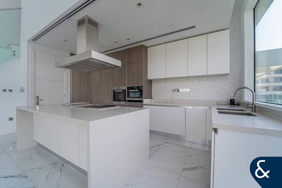 Duplex | 2 Beds Plus Study | Community Views