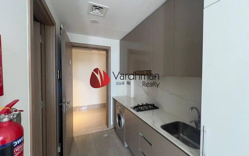 SPACIOUS STUDIO | UNFURNISHED| POOL VIEW - Image 6