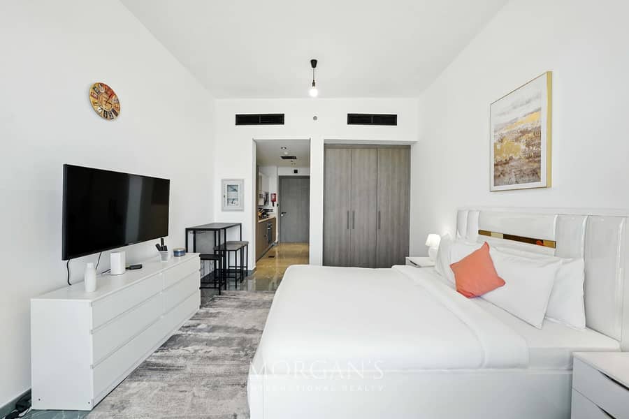 Joya Blanca | Studio Furnished | Community View