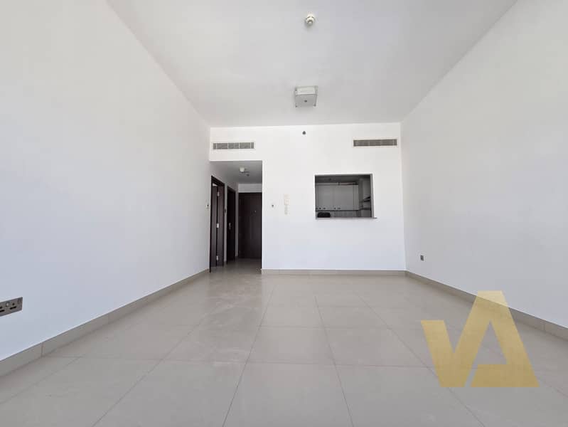 SPACIOUS UNIT | GREEN VIEW | NEAR CIRCLE MALL