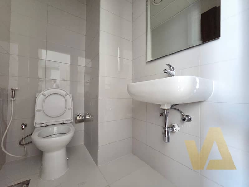 SPACIOUS UNIT | GREEN VIEW | NEAR CIRCLE MALL - Image 10