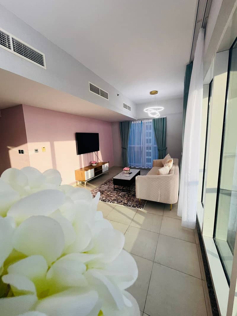 Spacious Apartment in Arch Tower JLT | Close to Metro | Stunning Lake View - Image 7