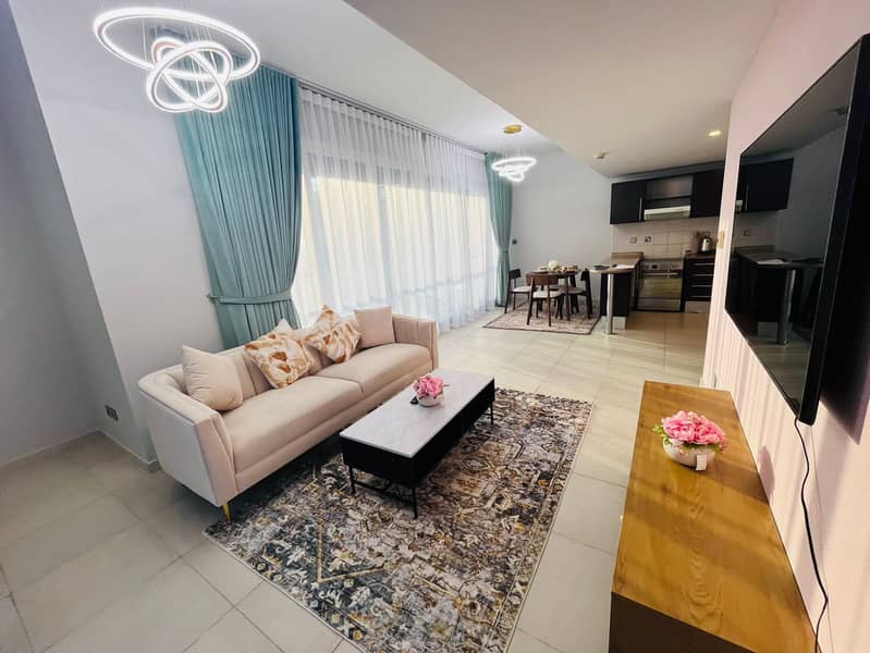 Spacious Apartment in Arch Tower JLT | Close to Metro | Stunning Lake View - Image 9