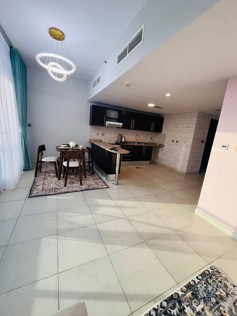 Spacious Apartment in Arch Tower JLT | Close to Metro | Stunning Lake View - Image 10