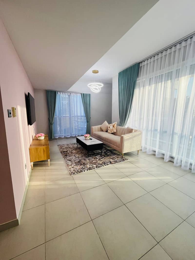 Spacious Apartment in Arch Tower JLT | Close to Metro | Stunning Lake View - Image 12