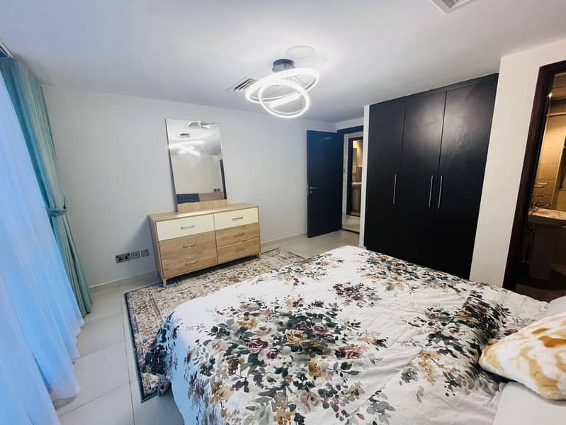 Spacious Apartment in Arch Tower JLT | Close to Metro | Stunning Lake View - Image 19