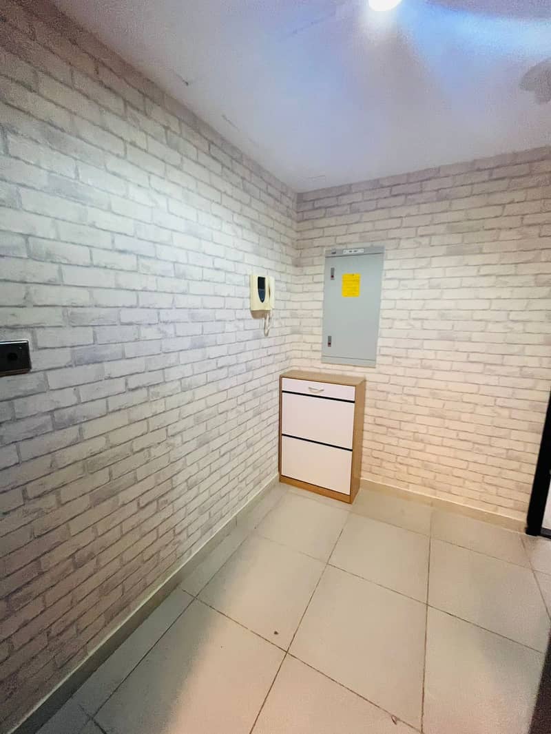 Spacious Apartment in Arch Tower JLT | Close to Metro | Stunning Lake View - Image 28