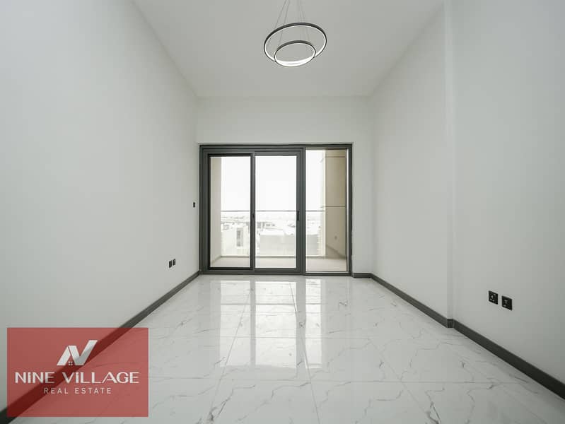 Spacious Apartment \ Prime Location \ Community View \ Unfurnished