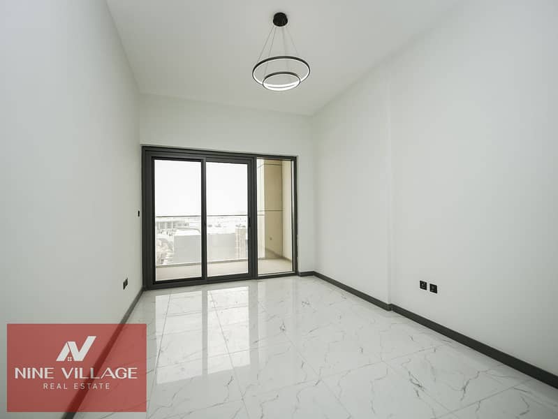 Spacious Apartment \ Prime Location \ Community View \ Unfurnished