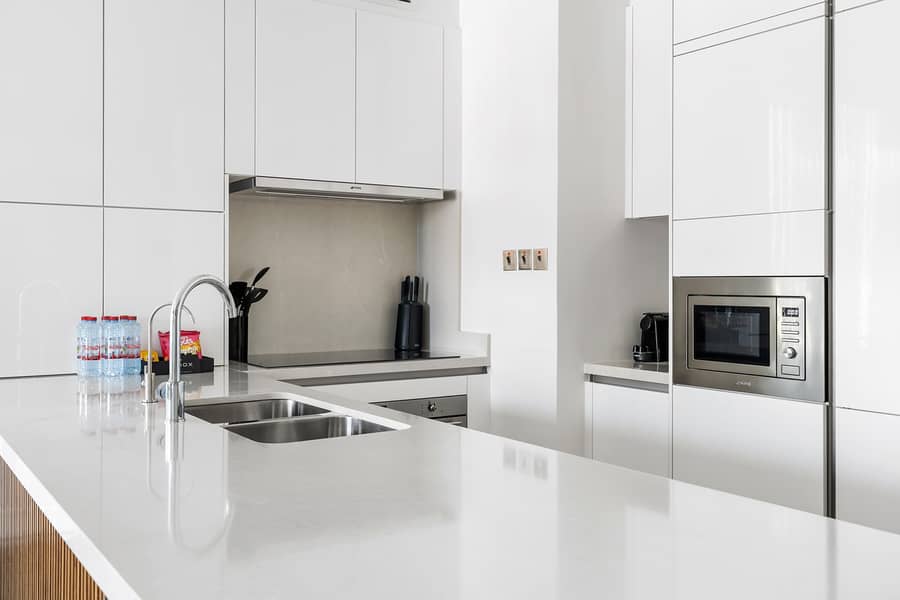 Serene 3 BR | Full Canal and Burj Skyline View - Image 21