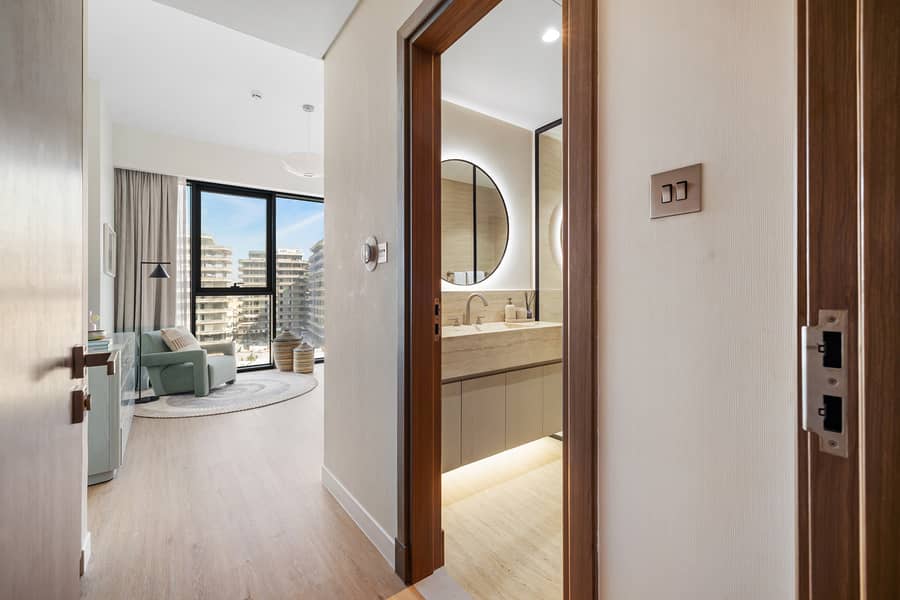 Serene 3 BR | Full Canal and Burj Skyline View - Image 24