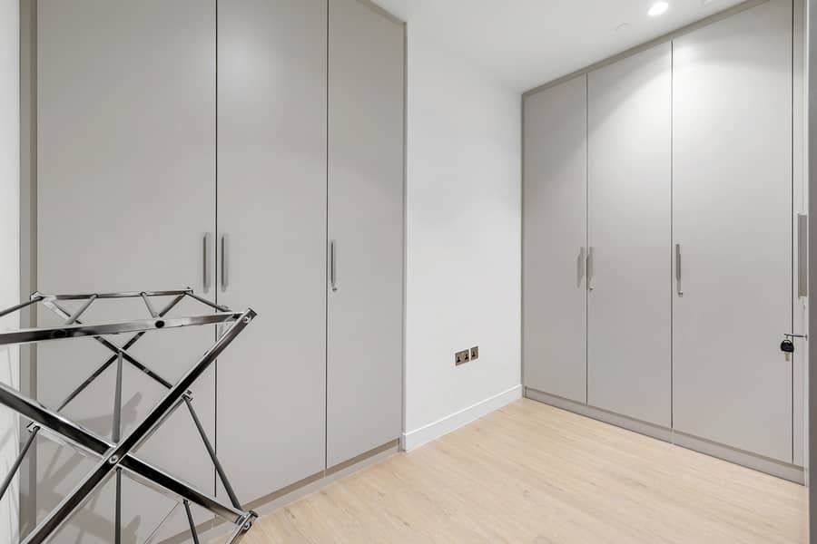 Serene 3 BR | Full Canal and Burj Skyline View - Image 37