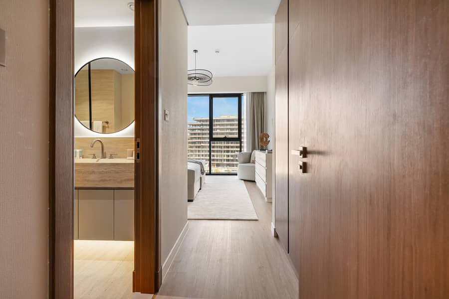 Serene 3 BR | Full Canal and Burj Skyline View - Image 26