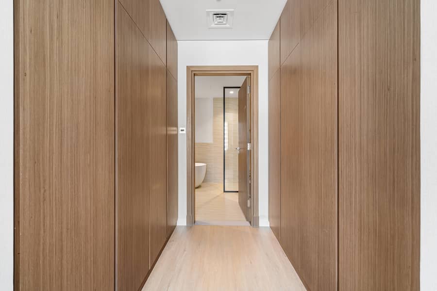 Serene 3 BR | Full Canal and Burj Skyline View - Image 28